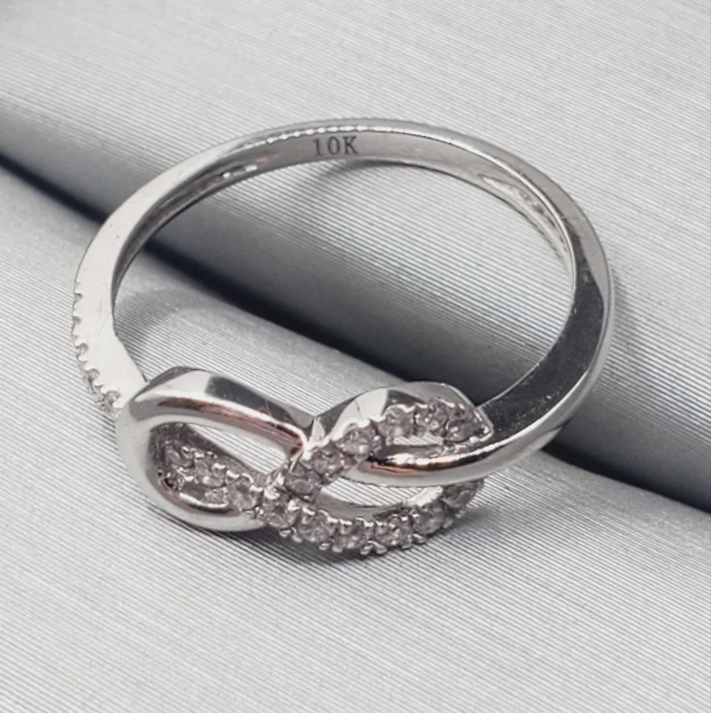 10k Solid White Gold Simulated Round Diamonds Love Knot Twist Ring